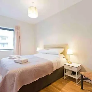 Luxury Two Bedroom In Apartment